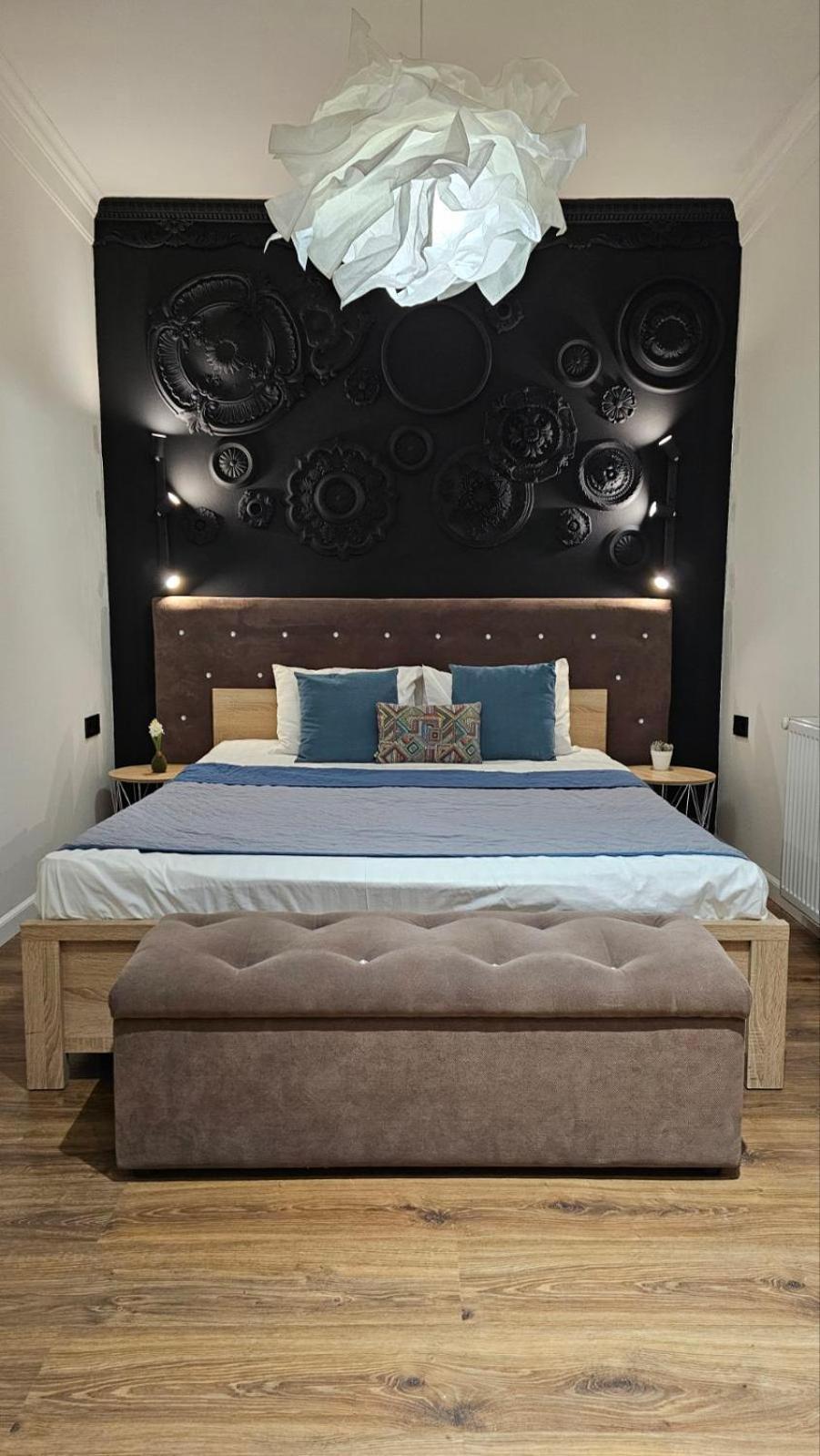 Black Room Apartment Mukačevo Exteriér fotografie